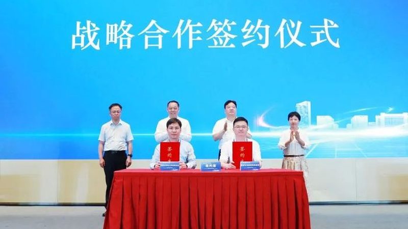 亚敏胶粘剂在成都的应用与选择要点