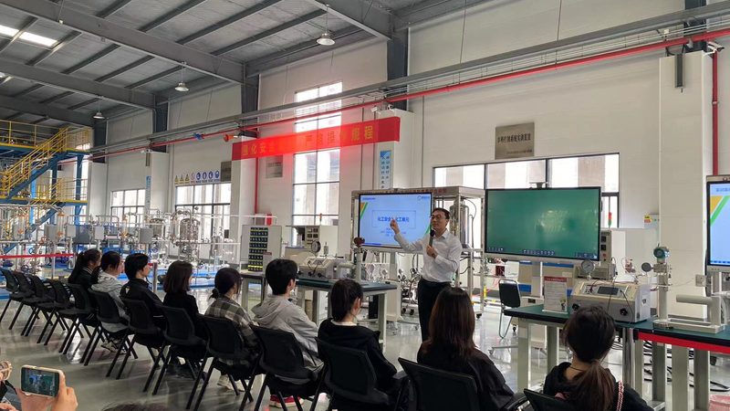 耐高温工程塑料：上海公司引领行业新风向**